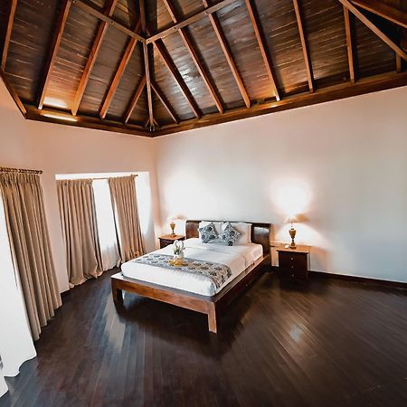 Royal Regantris Villa Karang Gili Air Luaran gambar