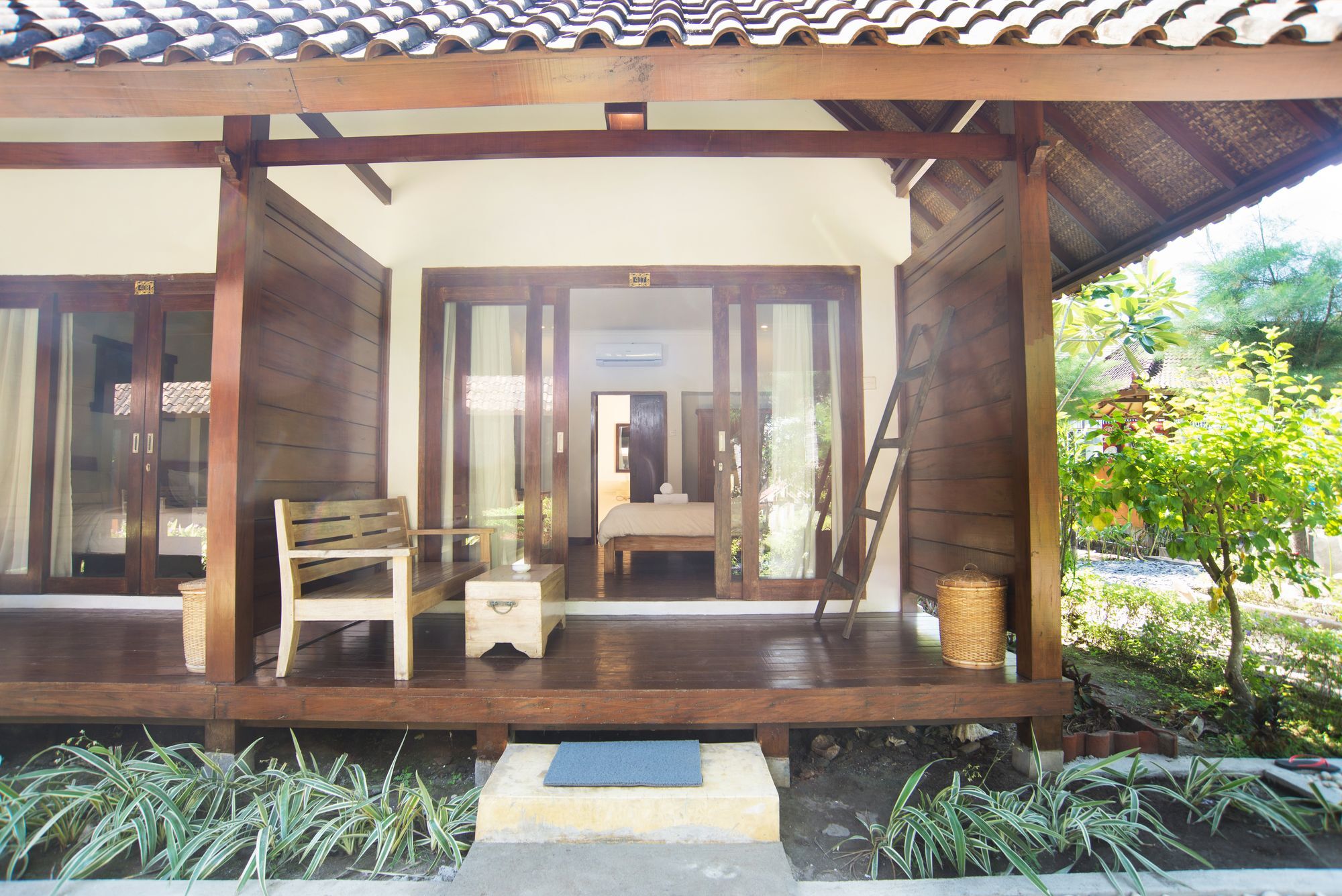 Royal Regantris Villa Karang Gili Air Luaran gambar